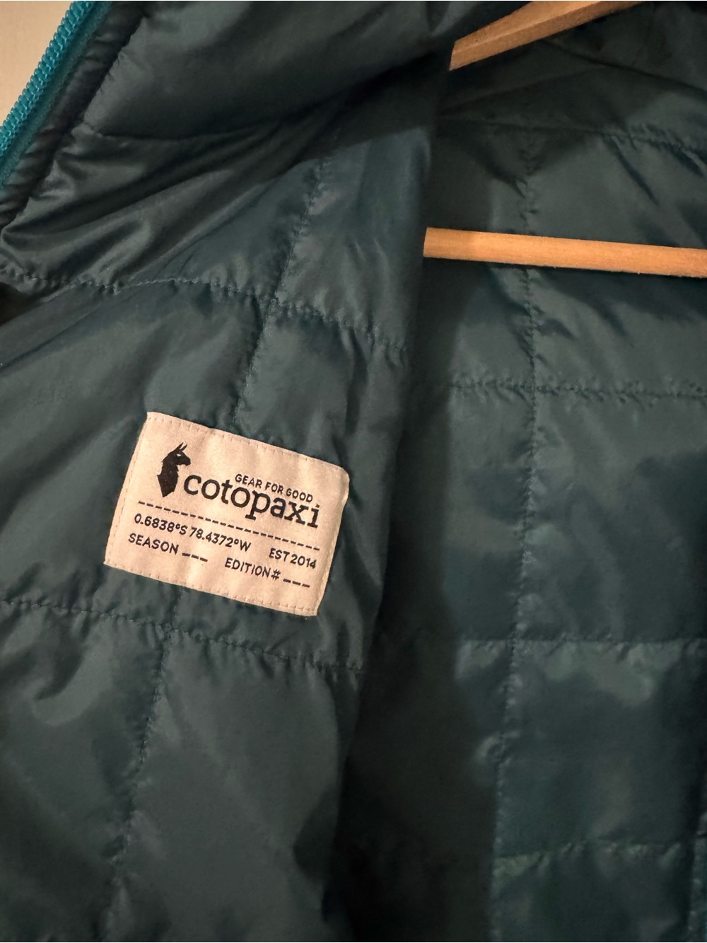 Cotopaxi Colorblock Hooded Women’s Teca Calido Reversible Jacket - Picture 4 of 5
